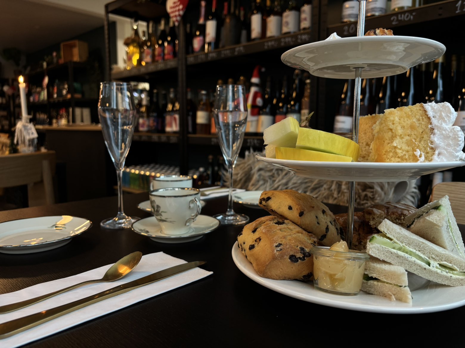Afternoon Tea med bobler i Aarhus - BAReVIN, Aarhus