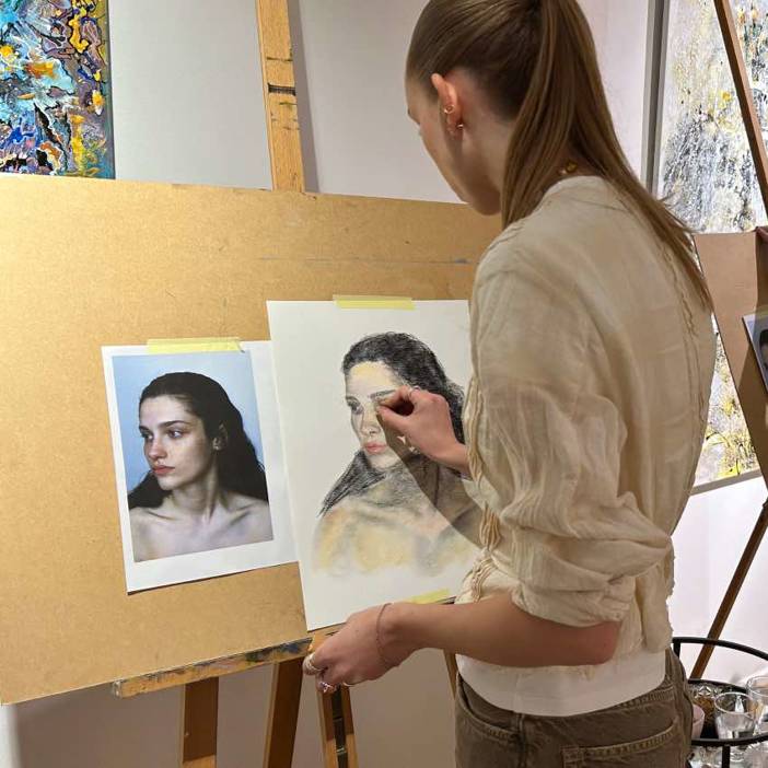 Portrættegning med Nata Watts - Art Studio Nata Watts, Frederiksberg